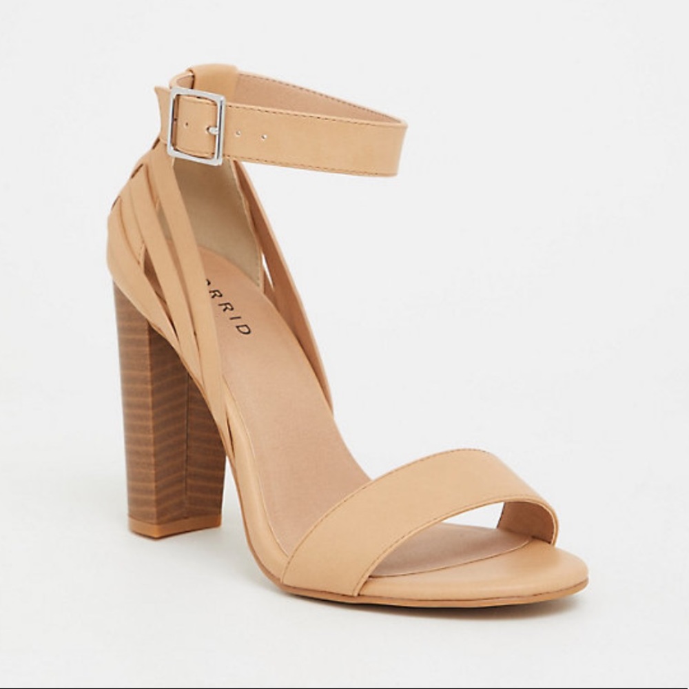 NUDE WOVEN STACKED HEEL (WIDE WIDTH)